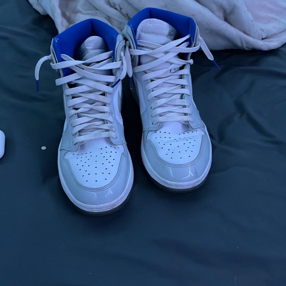 blue and white hightop jordans
